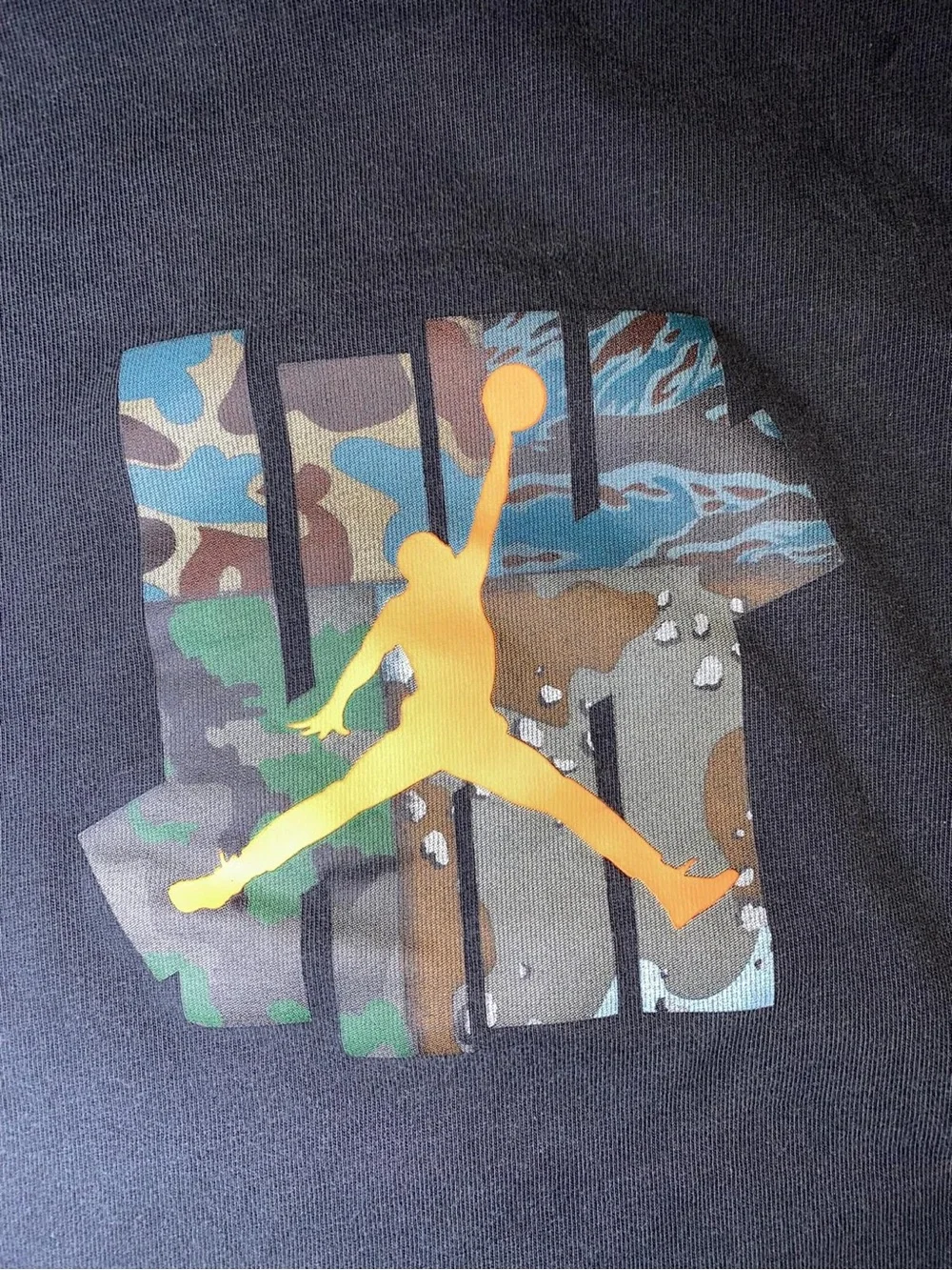 Jordan x Undefeated Strikes Graphic Tee Mens M Black 